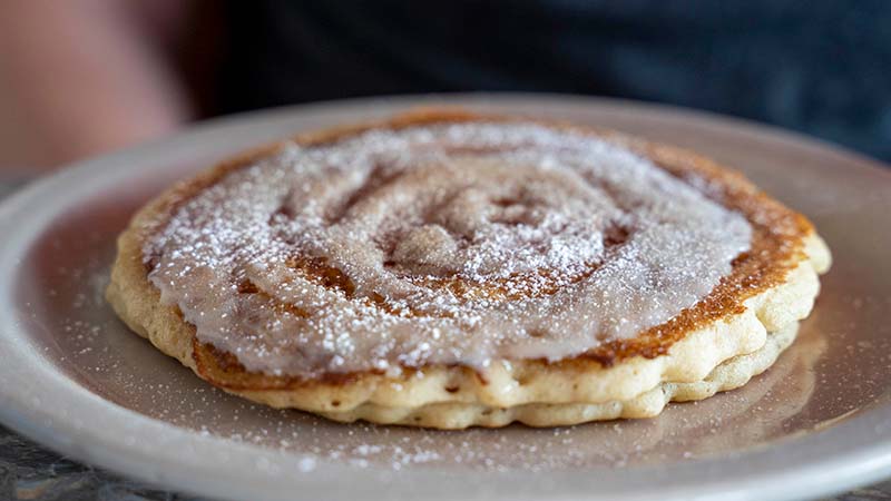 cinnamon roll pancakes